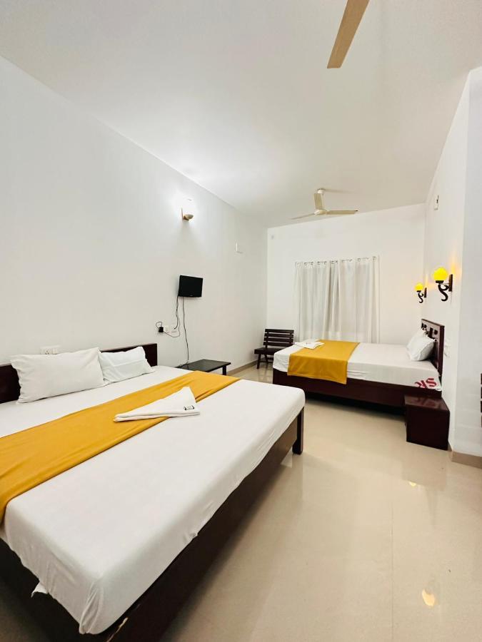 Pknhomestay Kumily Thekkady Exterior photo